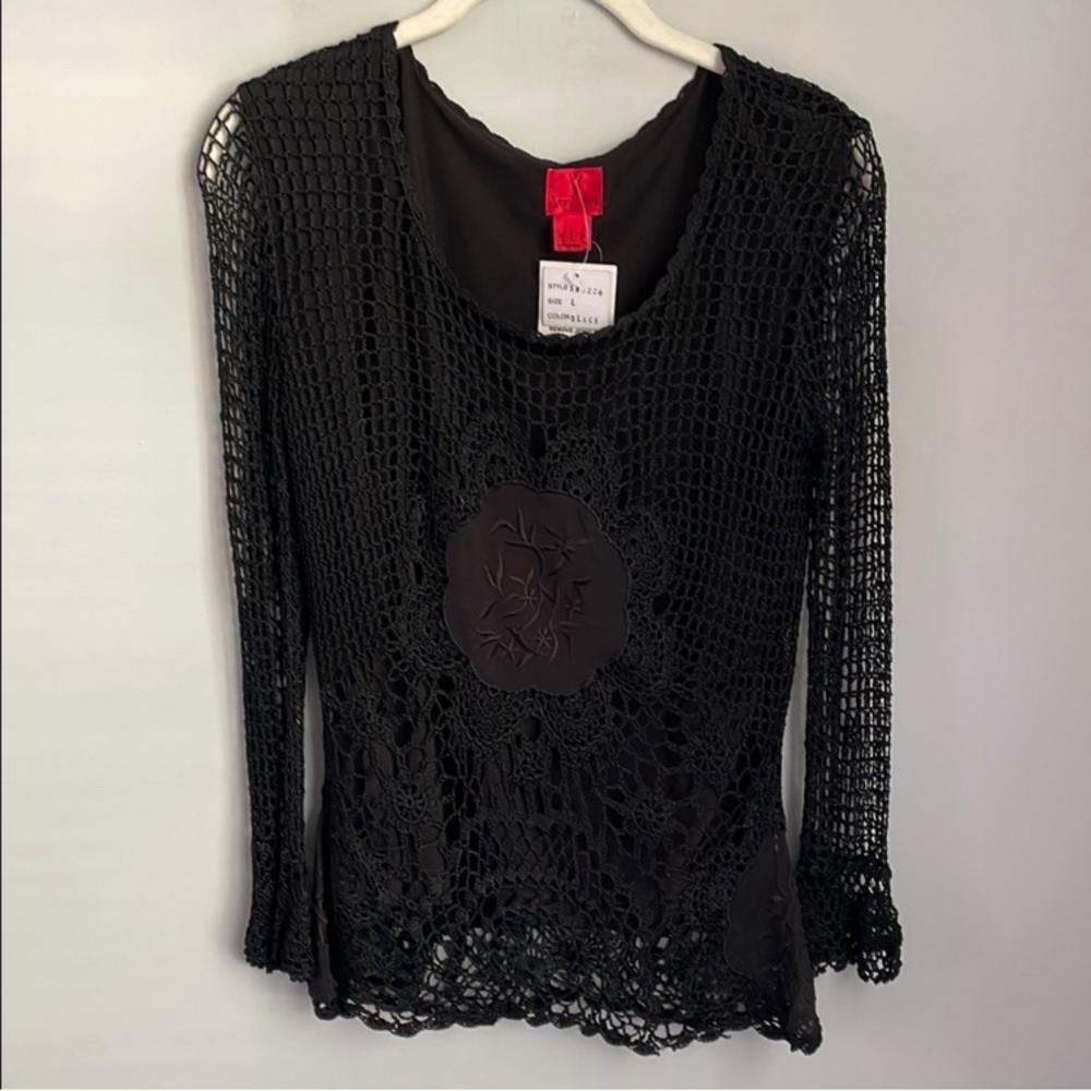 New Very Vera Black Crochet Knit
Pullover Sweater Size Large
